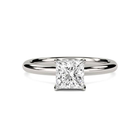Prinzessschliff-Ring mit verstecktem Halo