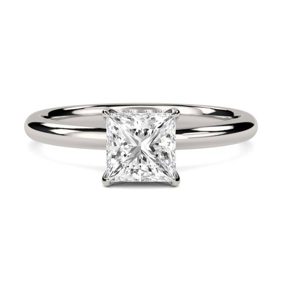 Prinzessschliff-Ring mit verstecktem Halo