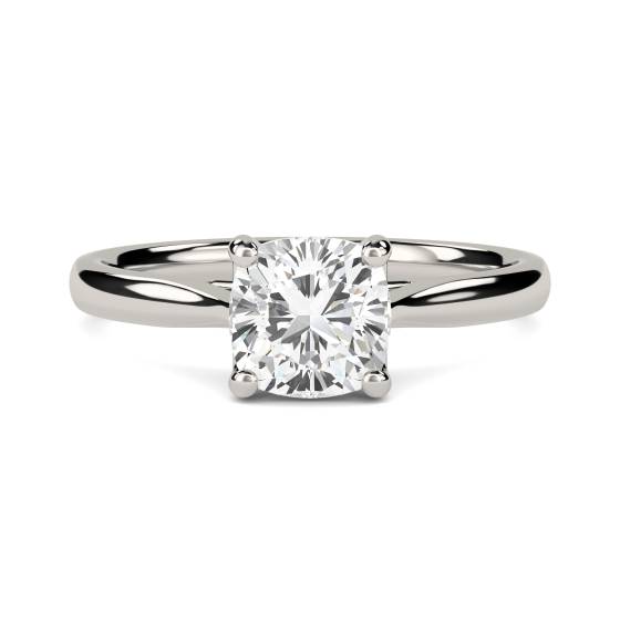 Verlobungsring mit kissenförmigem Diamanten