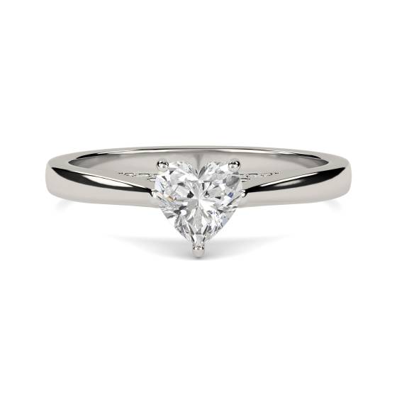 Eleganter Verlobungsring mit Herzdiamant