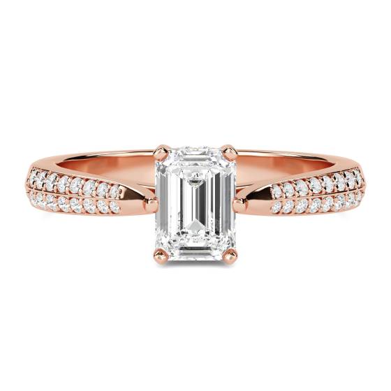 Vintage-Ring mit Messerkantenmuster, Smaragd und rundem Diamanten