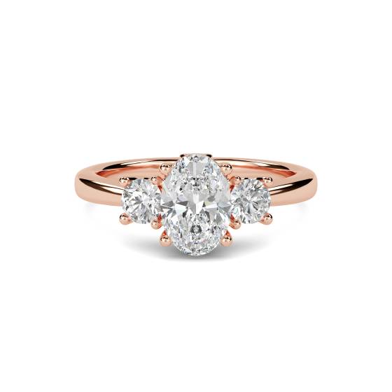 Ovaler und runder Diamant-Trilogie-Ring