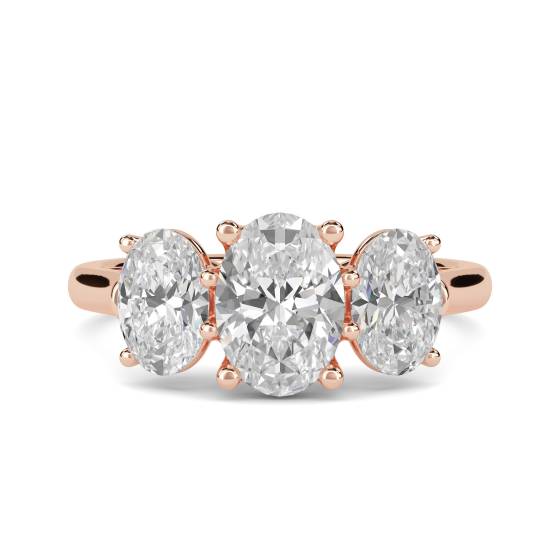 Eleganter ovaler Diamant-Trilogie-Ring