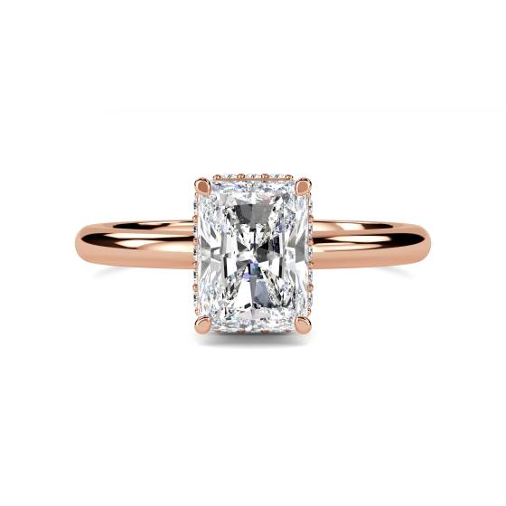 Strahlender Diamantring mit verstecktem Halo