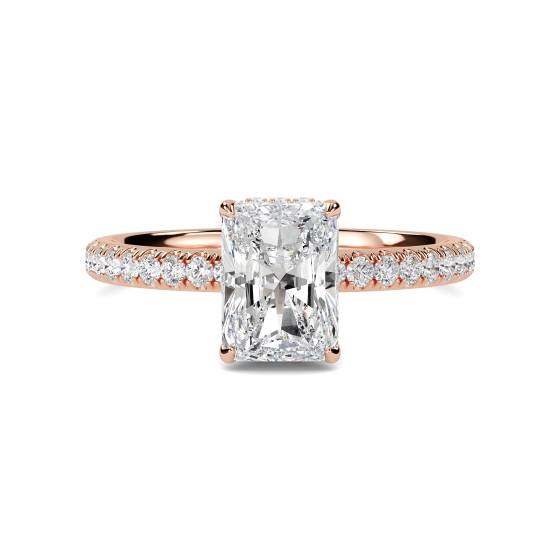 Ring mit strahlendem Diamanten, hochgefasstem, verstecktem Halo und Schulterfassung