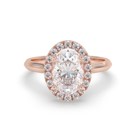 Ovaler Diamantring mit einzelnem Halo