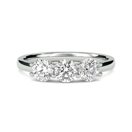 Traditioneller Trilogie-Ring mit rundem Diamanten