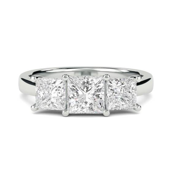 Traditioneller Prinzess-Diamant-Trilogie-Ring