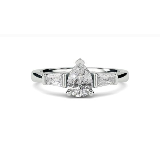 Moderner Trilogie-Ring mit Birnen- und Baguette-Diamanten