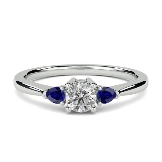 Trilogie-Ring mit 1,50 ct SI1/F rundem Naturdiamanten und birnenförmigem blauem Saphir