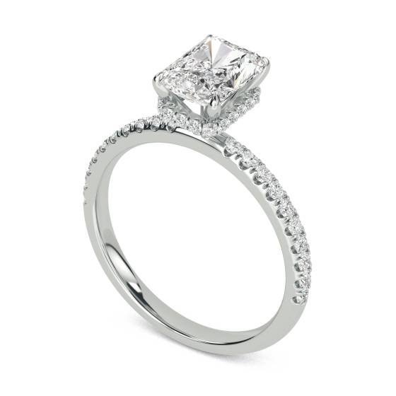Ring mit strahlendem Diamanten, hochgefasstem, verstecktem Halo und Schulterfassung