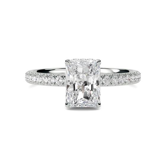 Ring mit strahlendem Diamanten, hochgefasstem, verstecktem Halo und Schulterfassung