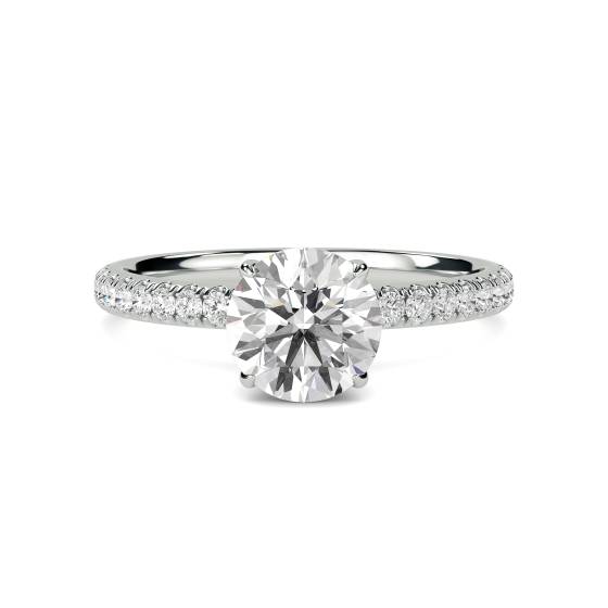 Ring mit rundem Diamanten, hochgefasstem, verstecktem Halo und Schulterfassung