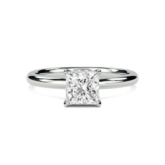 Prinzessschliff-Ring mit verstecktem Halo