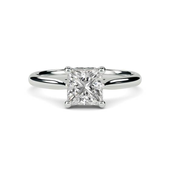 Herzförmiger Verlobungsring mit Prinzessinnen-Diamanten