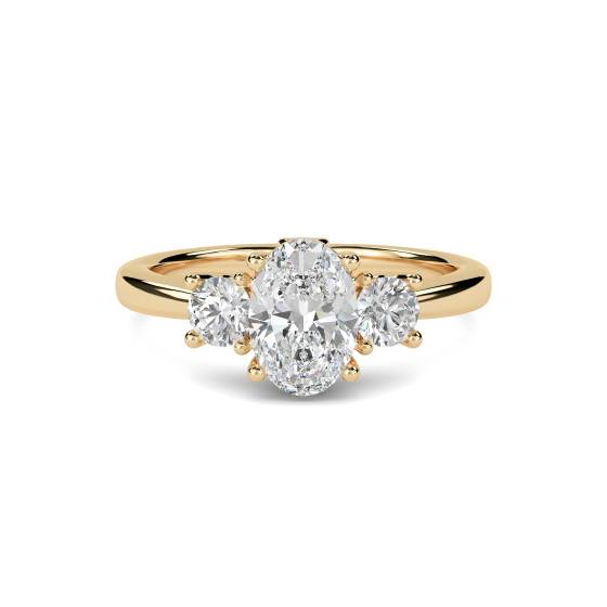 Ovaler und runder Diamant-Trilogie-Ring