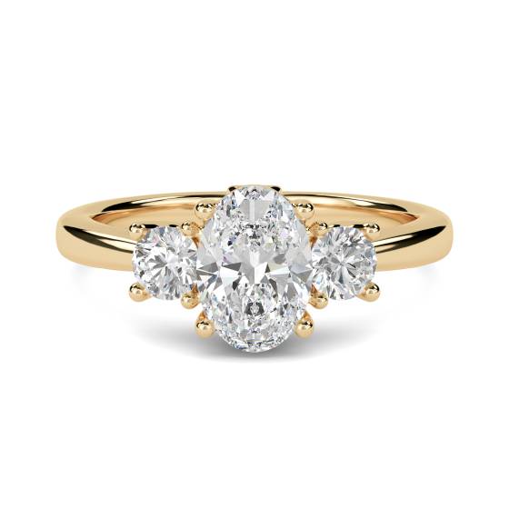 Ovaler und runder Diamant-Trilogie-Ring