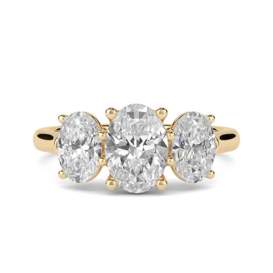 Eleganter ovaler Diamant-Trilogie-Ring