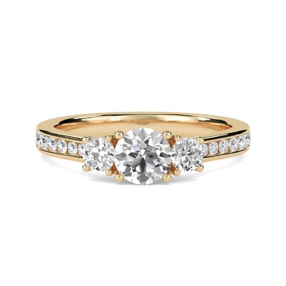 Runder Diamantring mit Schulterdiamanten