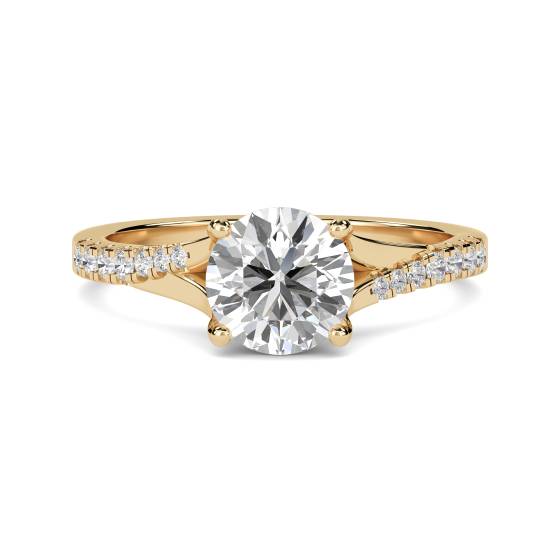Stilvoller Verlobungsring mit Diamanten im runden Schulterbereich