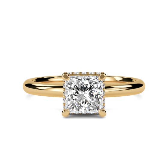 Prinzess-Diamantring mit niedrigem Fassungsmaß und verstecktem Halo