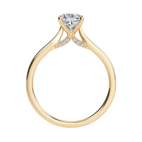 Verlobungsring mit kissenförmigem Diamanten
