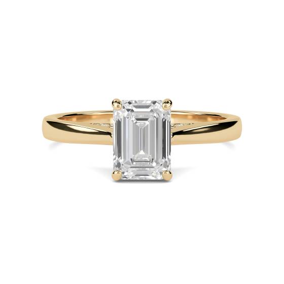 Eleganter Verlobungsring mit Smaragd und Diamanten