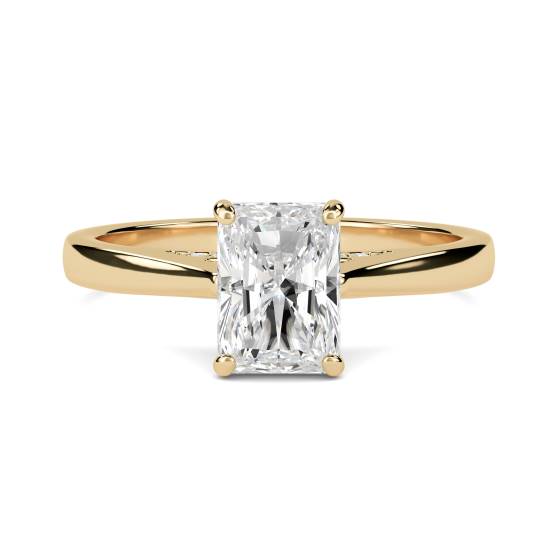 Eleganter Verlobungsring mit strahlendem Diamanten